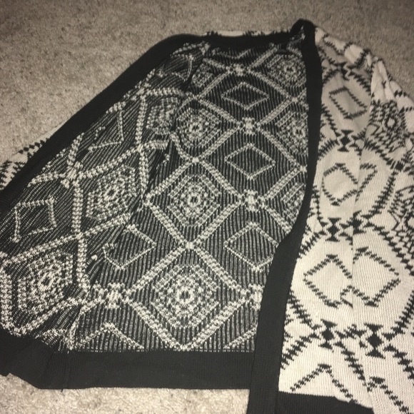 Aztec print Cardigan sweater - Picture 2 of 6